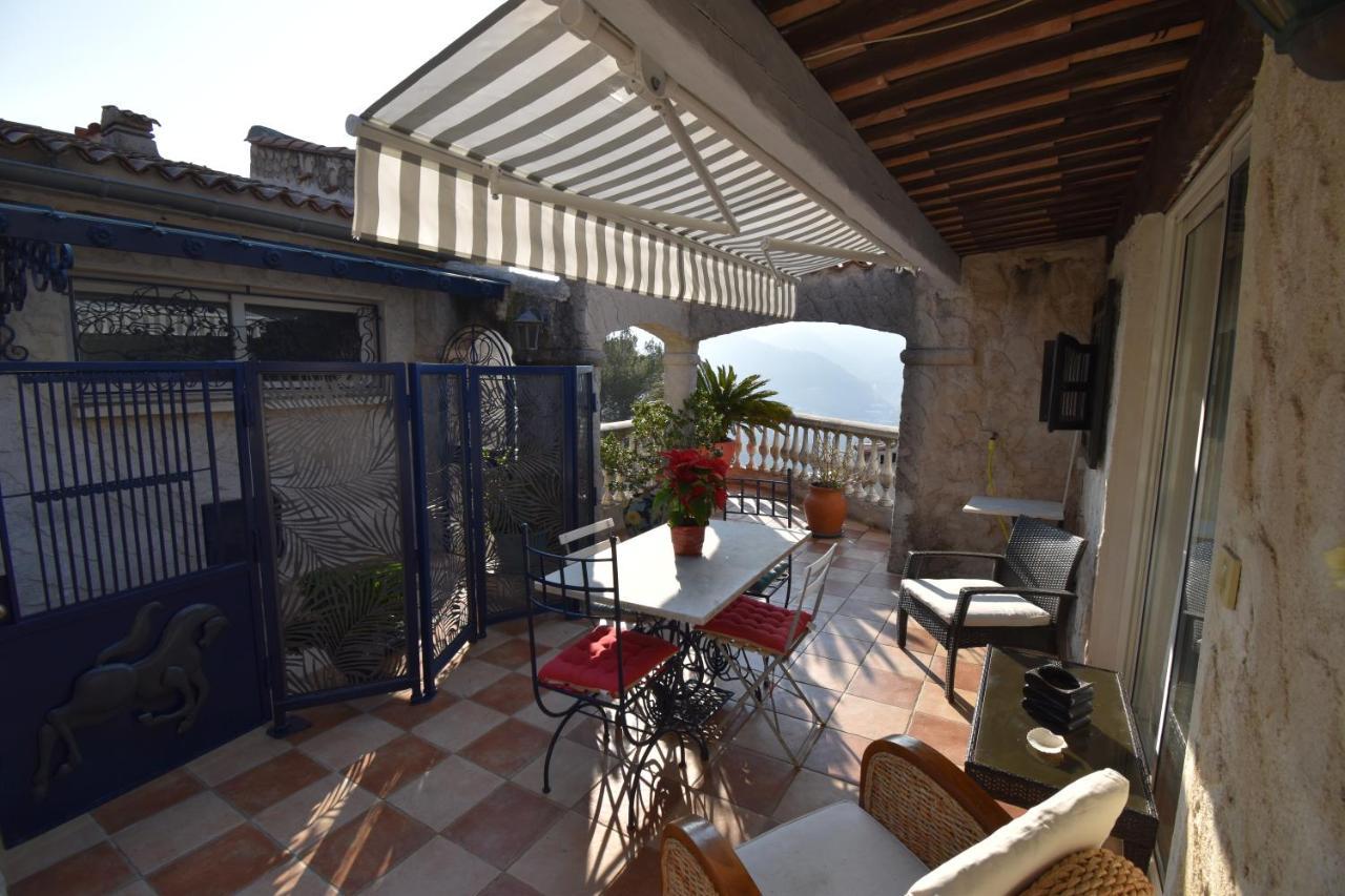 Studio Climatise Et Sa Terrasse Privee En Villa La Trinité Buitenkant foto