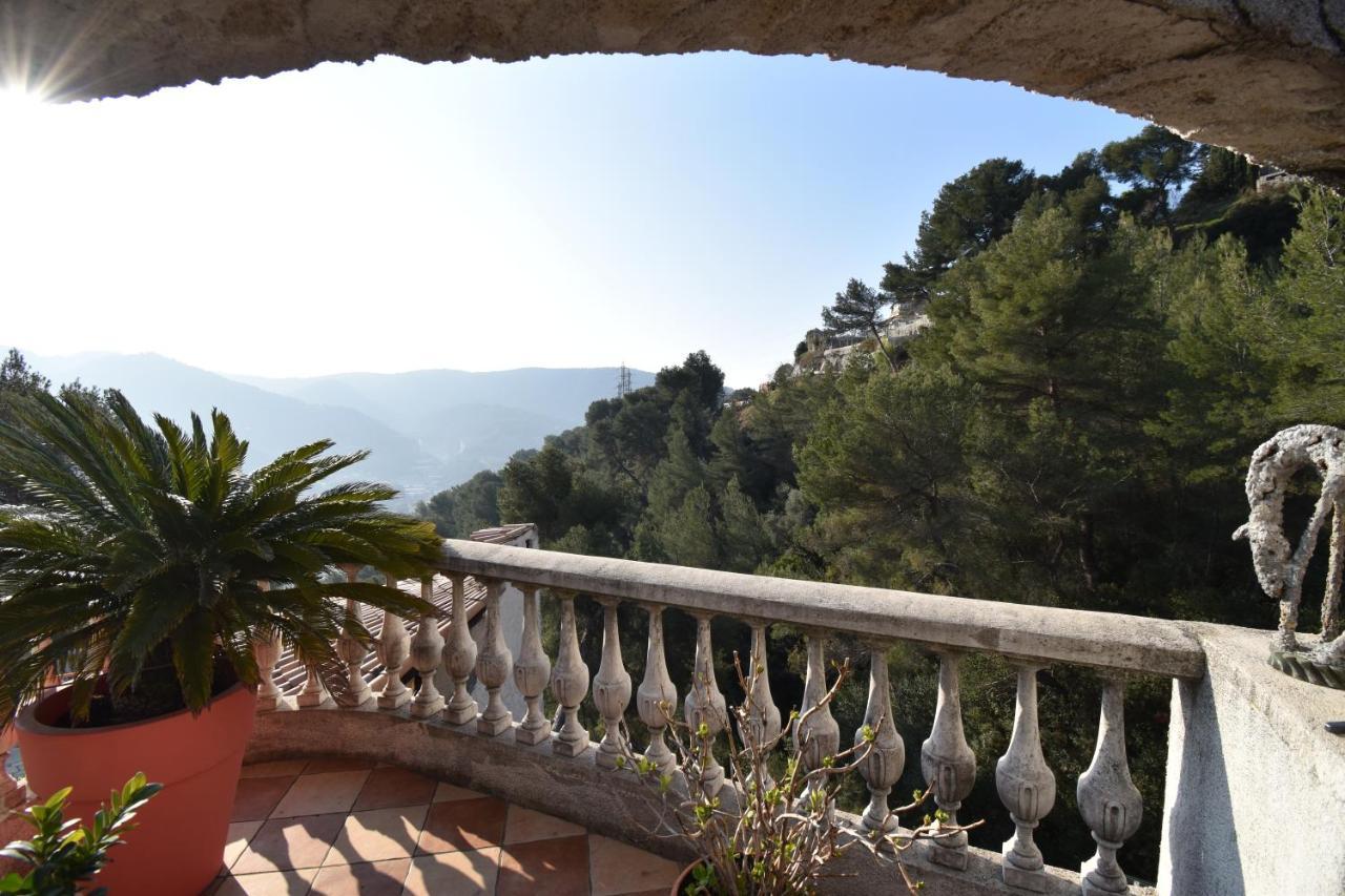 Studio Climatise Et Sa Terrasse Privee En Villa La Trinité Buitenkant foto